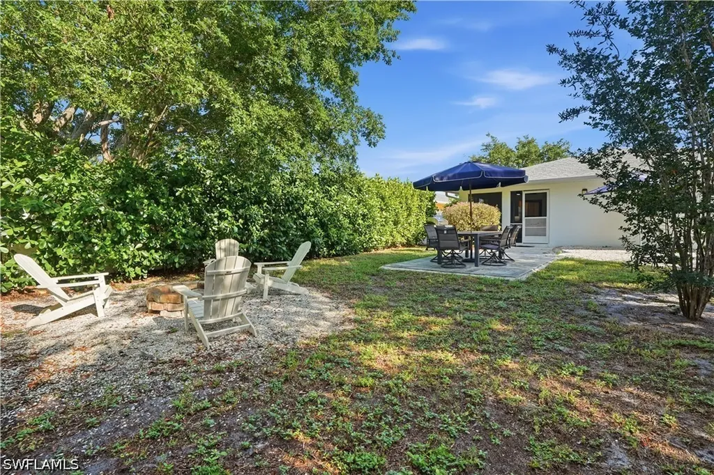 742 99th Avenue N Naples FL 34108