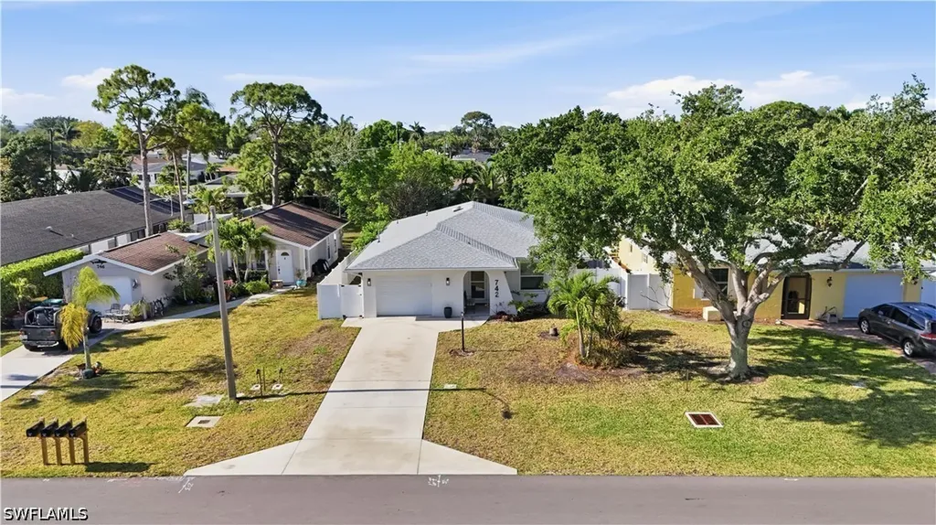 742 99th Avenue N Naples FL 34108