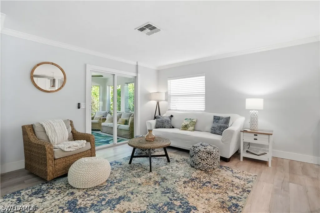 742 99th Avenue N Naples FL 34108