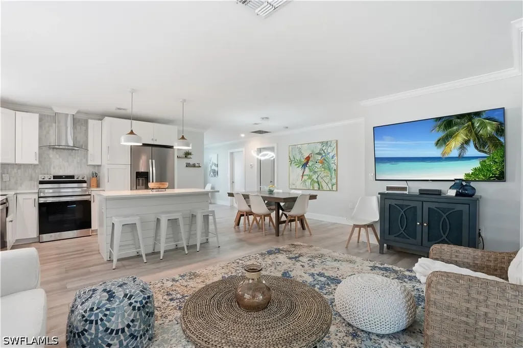 742 99th Avenue N Naples FL 34108