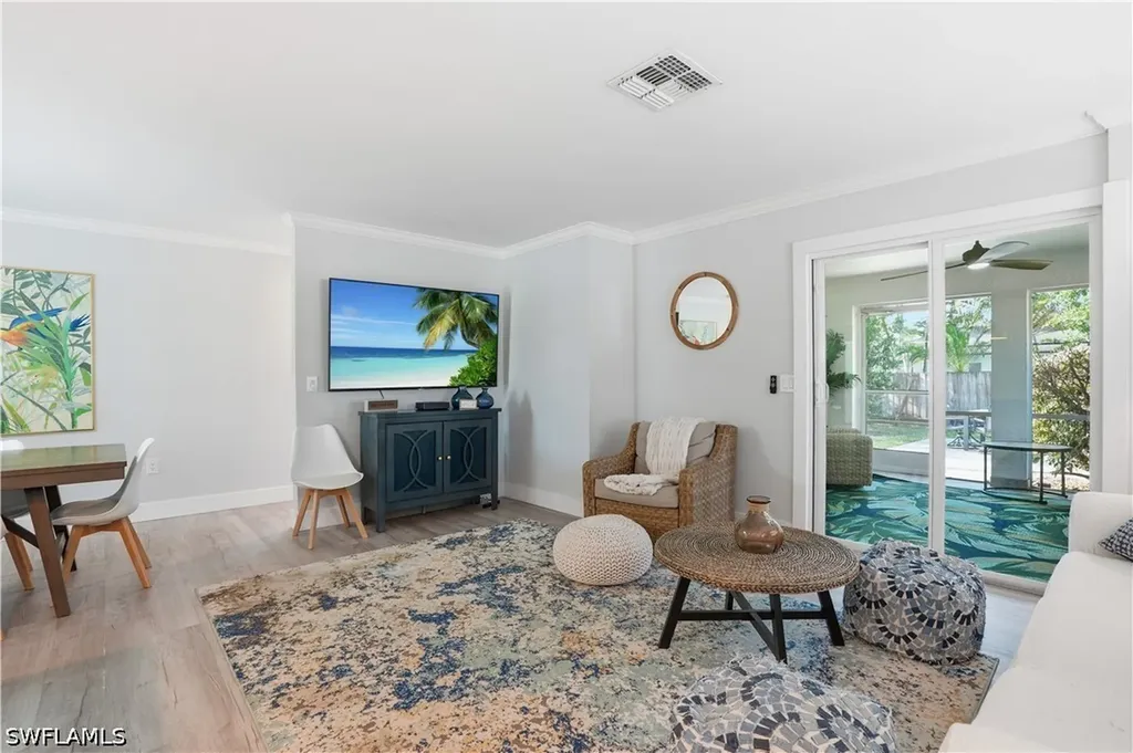 742 99th Avenue N Naples FL 34108