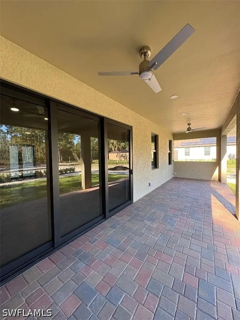 526 37th Avenue NE Naples FL 34120