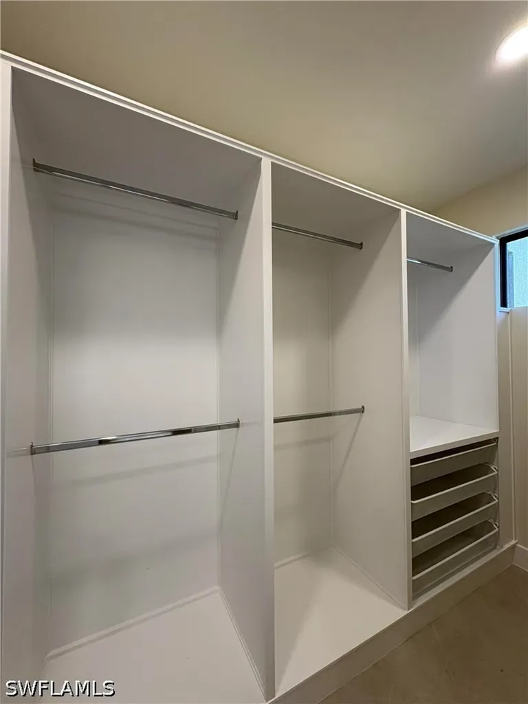 526 37th Avenue NE Naples FL 34120