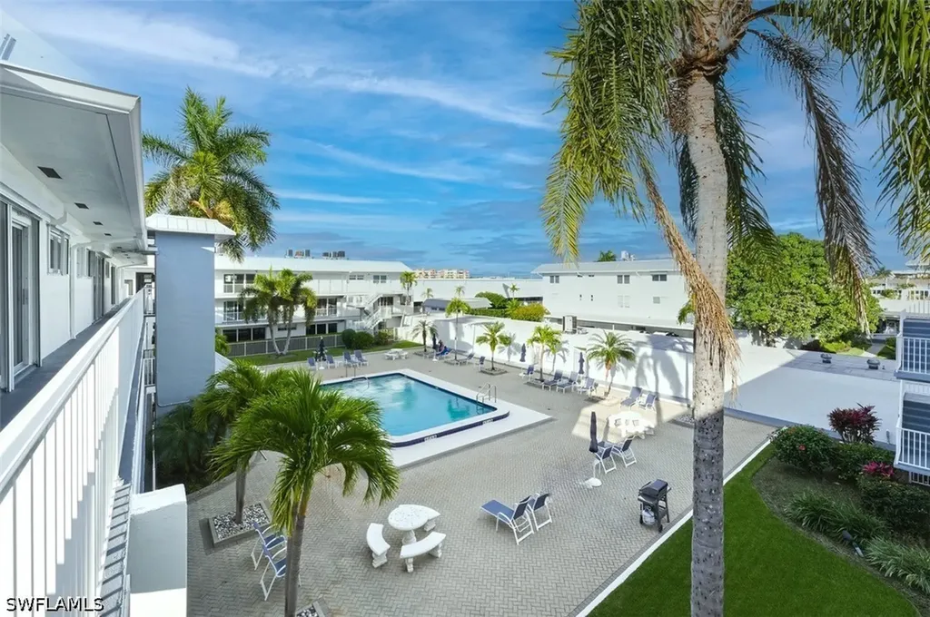 1100 8th Avenue S Naples FL 34102