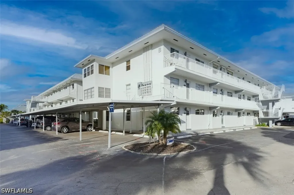 1100 8th Avenue S Naples FL 34102