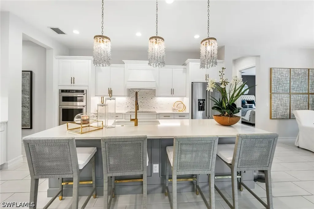 14212 Laguna Springs Lane Naples FL 34114