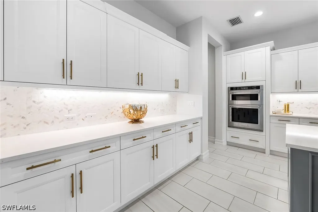 14212 Laguna Springs Lane Naples FL 34114