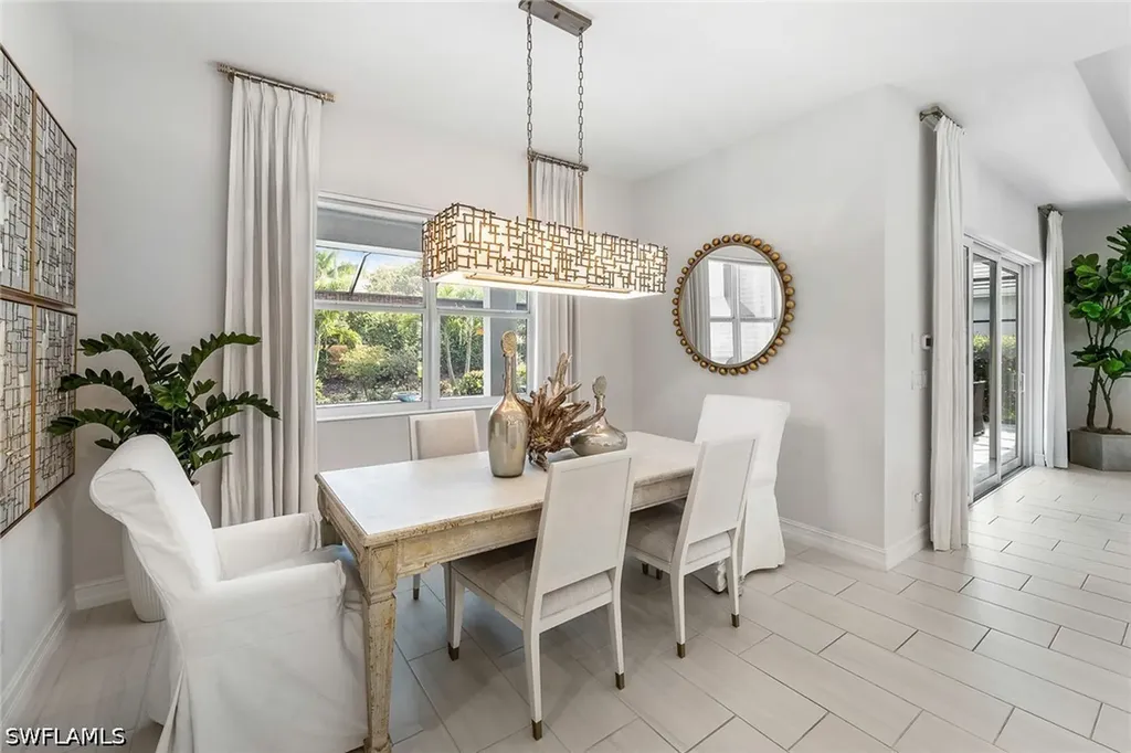 14212 Laguna Springs Lane Naples FL 34114