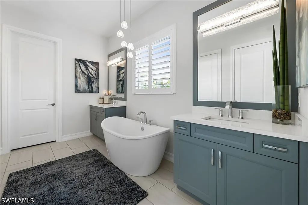 14212 Laguna Springs Lane Naples FL 34114