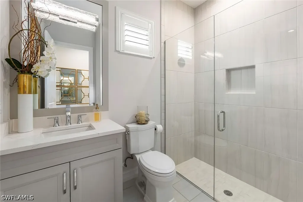 14212 Laguna Springs Lane Naples FL 34114