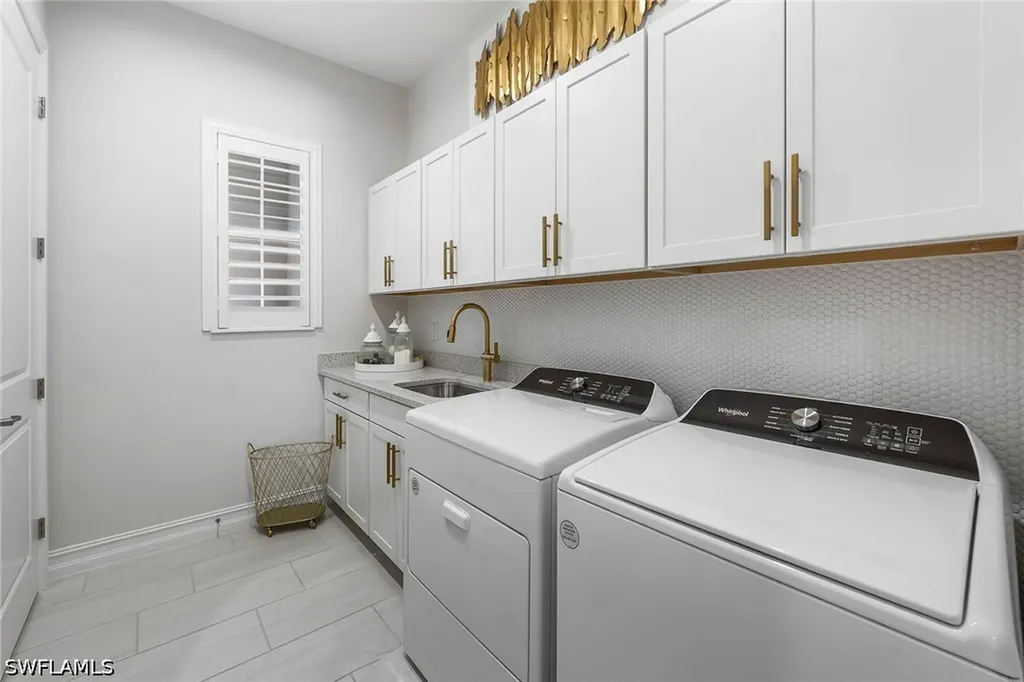 14212 Laguna Springs Lane Naples FL 34114