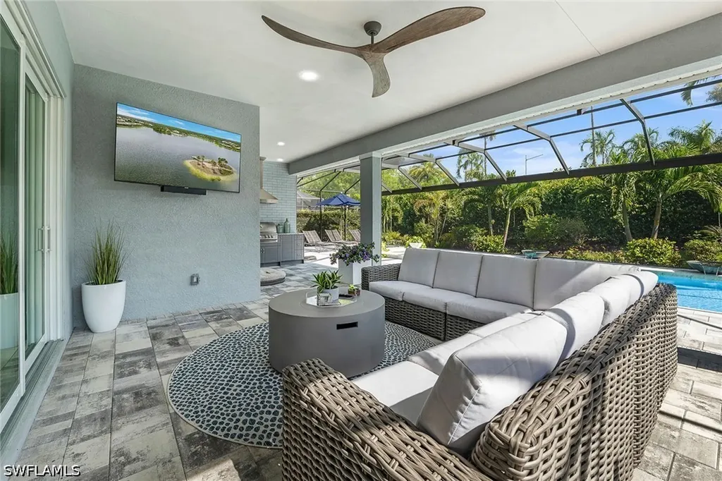 14212 Laguna Springs Lane Naples FL 34114