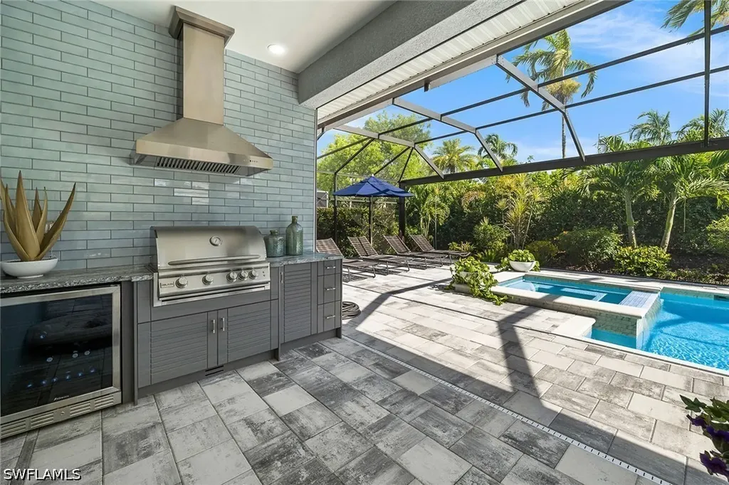 14212 Laguna Springs Lane Naples FL 34114