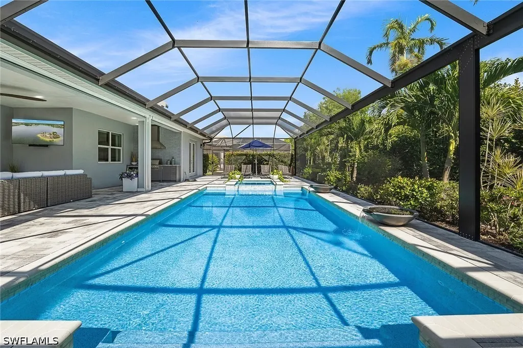 14212 Laguna Springs Lane Naples FL 34114
