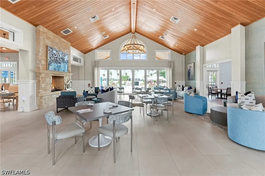 14212 Laguna Springs Lane Naples FL 34114