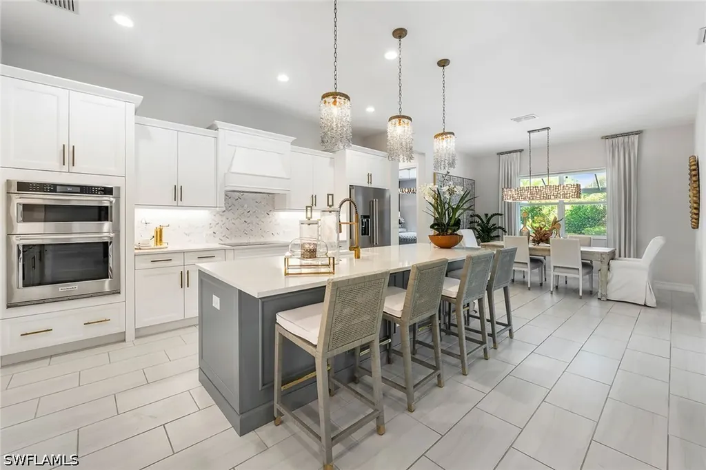 14212 Laguna Springs Lane Naples FL 34114