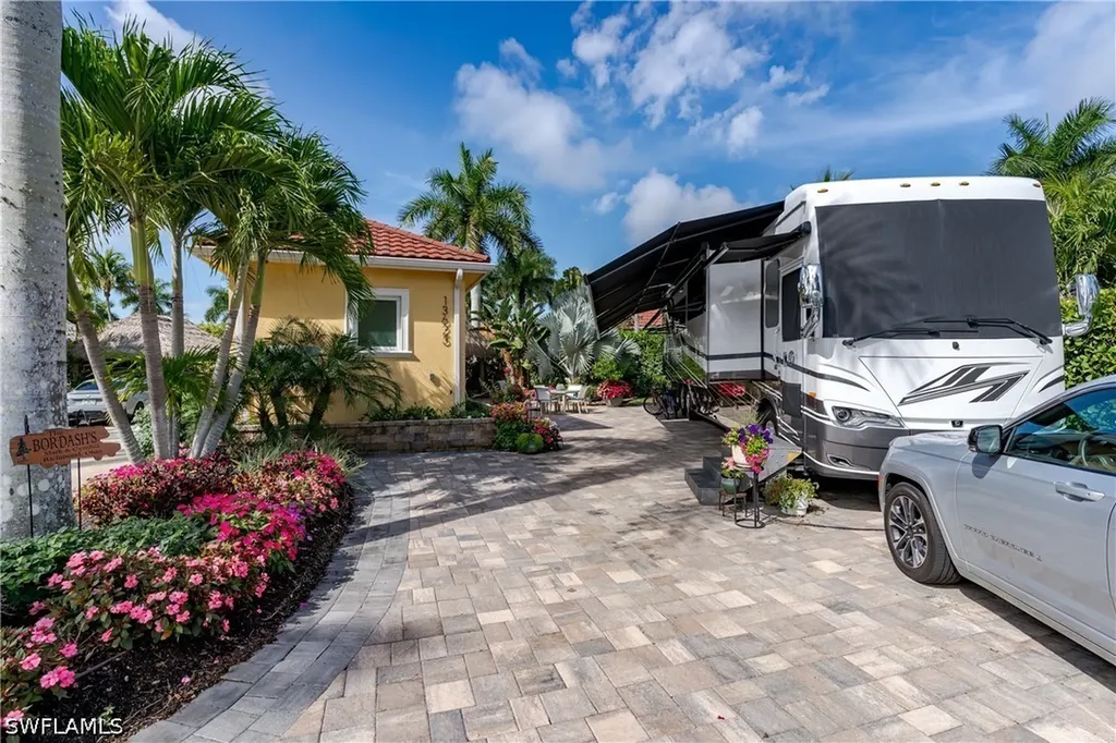 13625 Snapper Lane Naples FL 34114