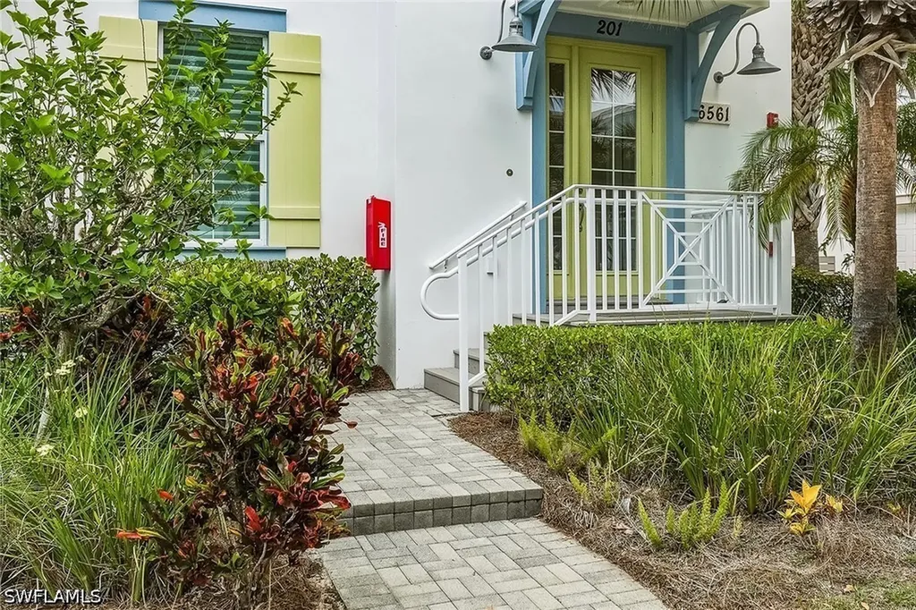 6561 Dominica Drive Naples FL 34113
