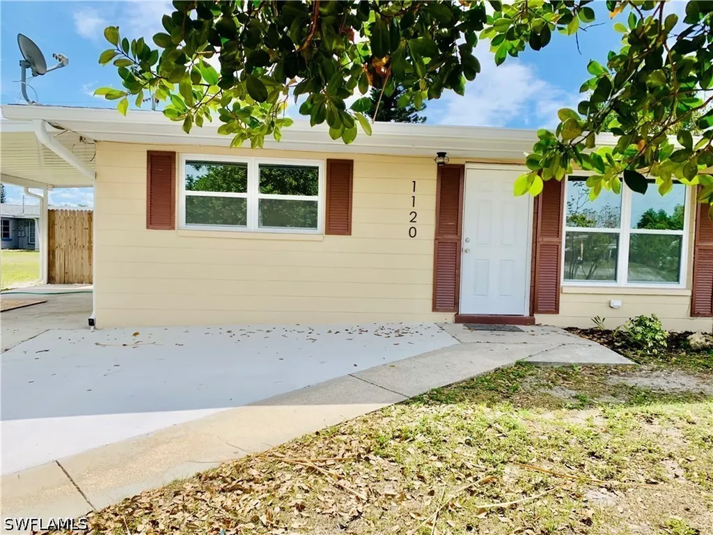 1120 Vineyard Street Lehigh Acres FL 33936