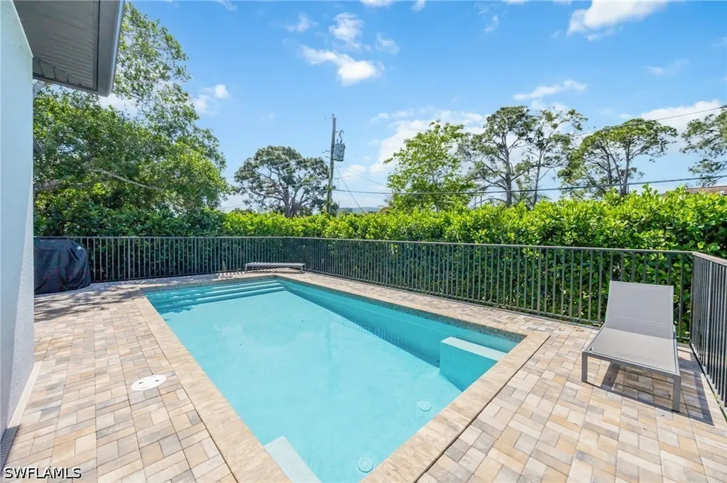 3552 Hibiscus Avenue Naples FL 34104