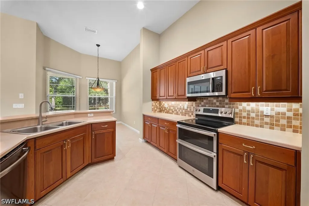 7914 Founders Circle Naples FL 34104