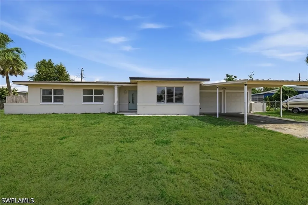 807 Leeland Heights Boulevard E Lehigh Acres FL 33936