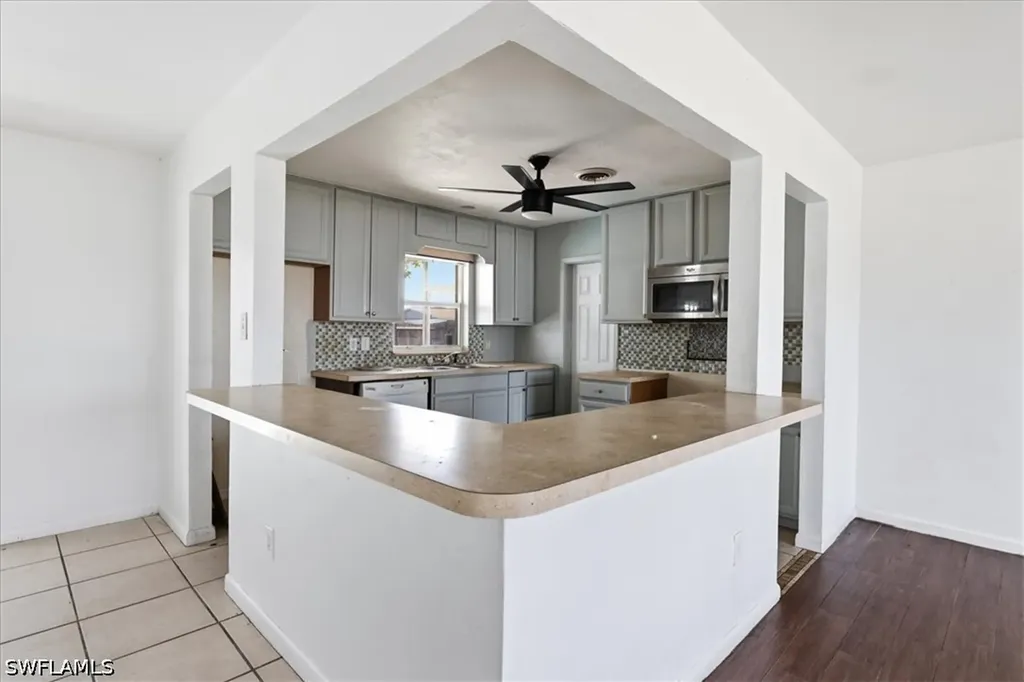 807 Leeland Heights Boulevard E Lehigh Acres FL 33936