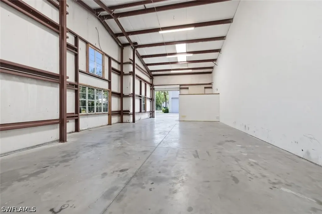 4776 Radio Road Naples FL 34104