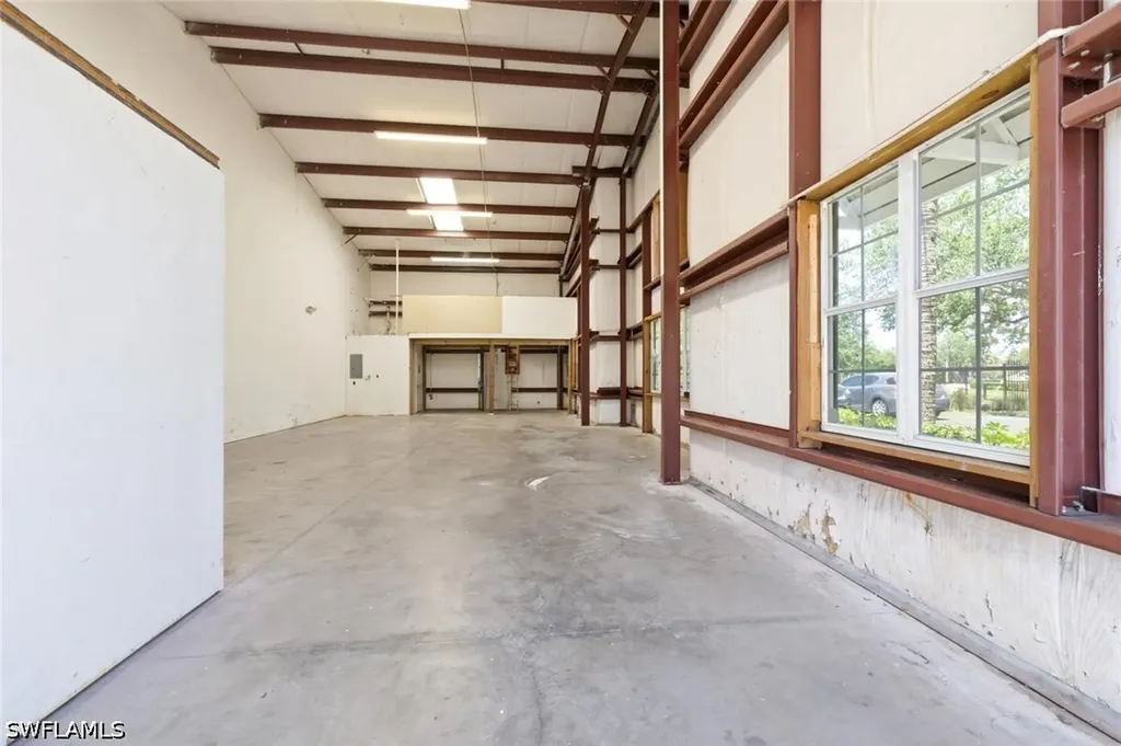 4776 Radio Road Naples FL 34104