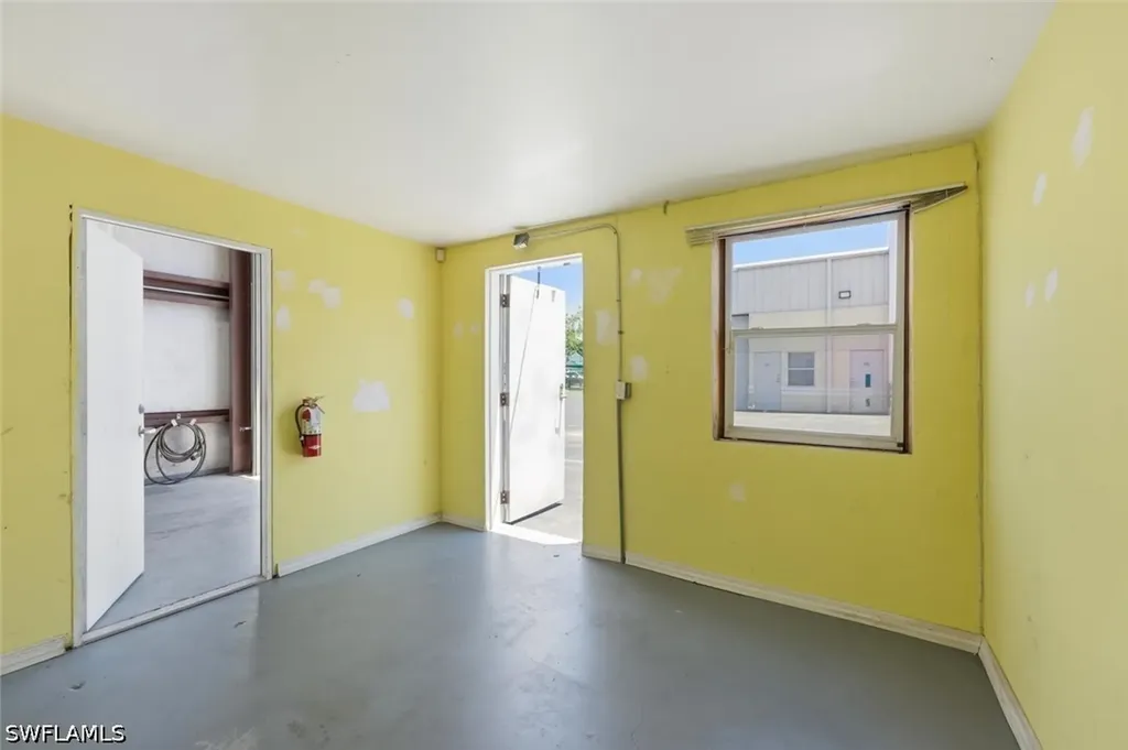 4776 Radio Road Naples FL 34104