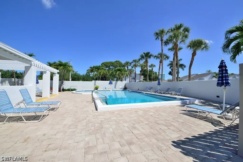 878 Meadowland Drive Naples FL 34108