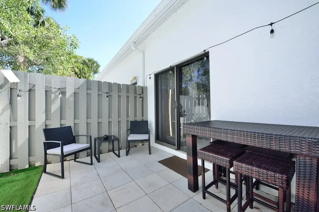 878 Meadowland Drive Naples FL 34108