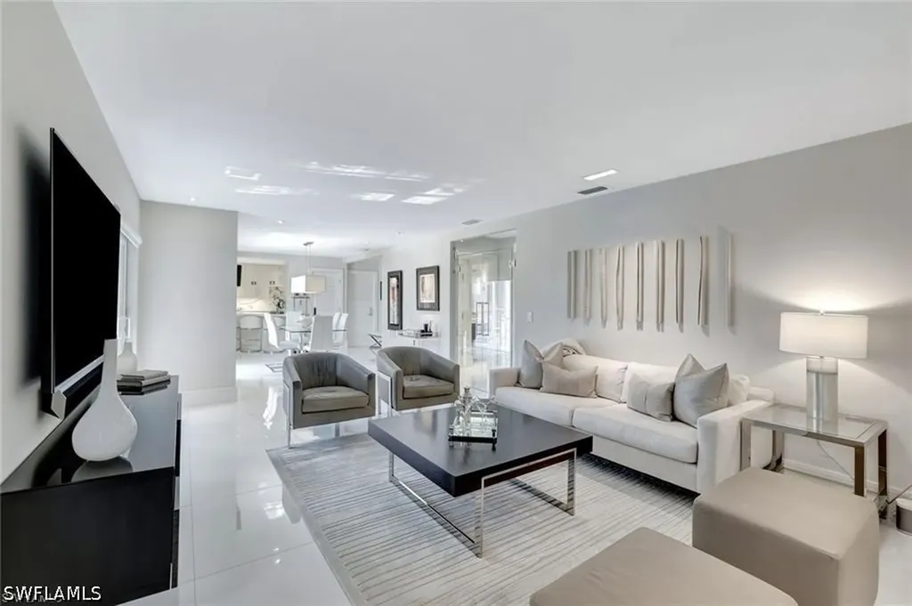 231 3rd Avenue S Naples FL 34102