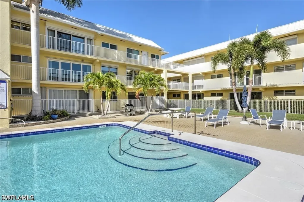 1100 8th Avenue S Naples FL 34102