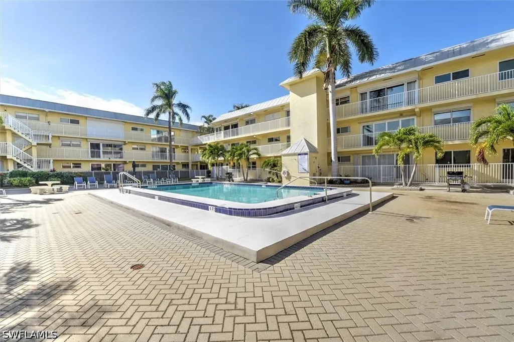 1100 8th Avenue S Naples FL 34102