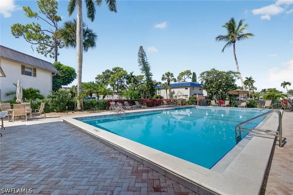 1549 Sandpiper Street Naples FL 34102