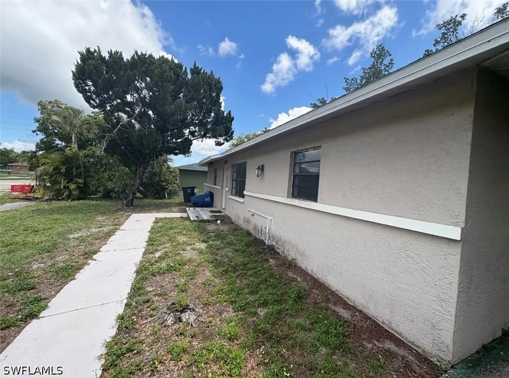 2656 Dr Ella Piper Way Fort Myers FL 33916