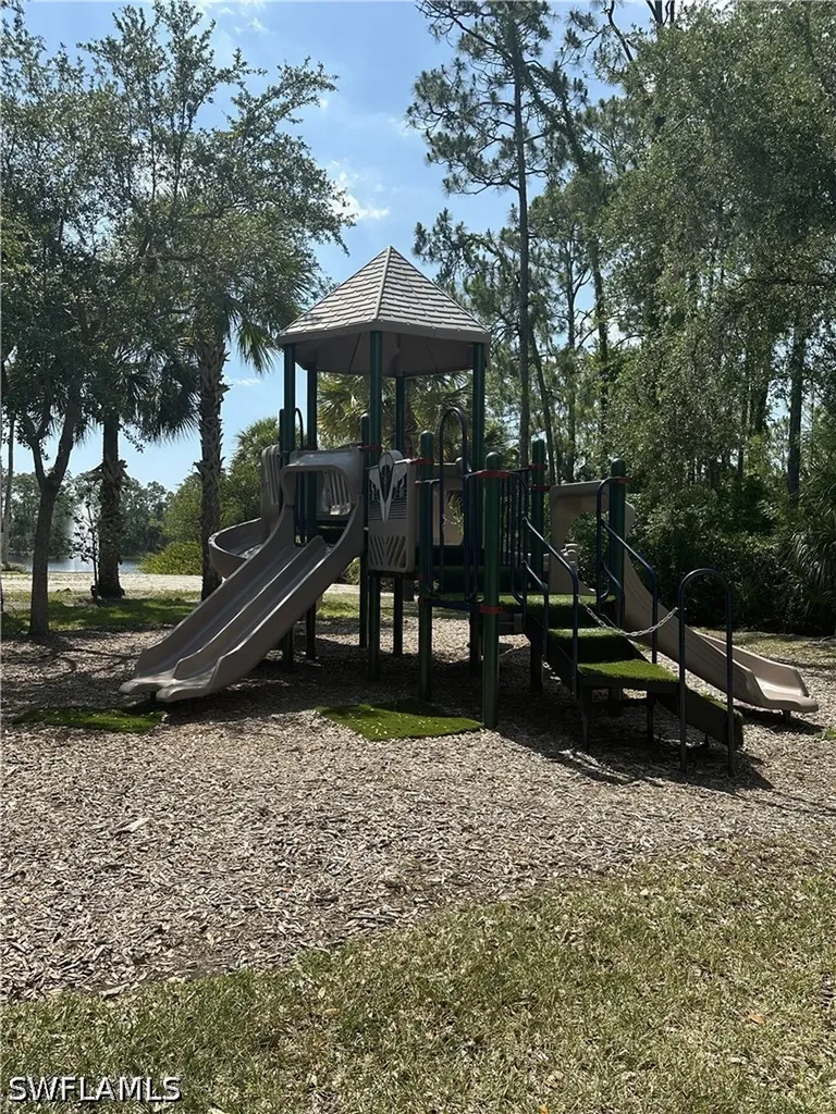 2004 Tarpon Bay Drive N Naples FL 34119