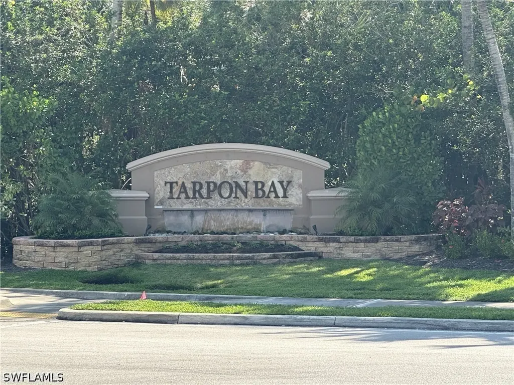 2004 Tarpon Bay Drive N Naples FL 34119