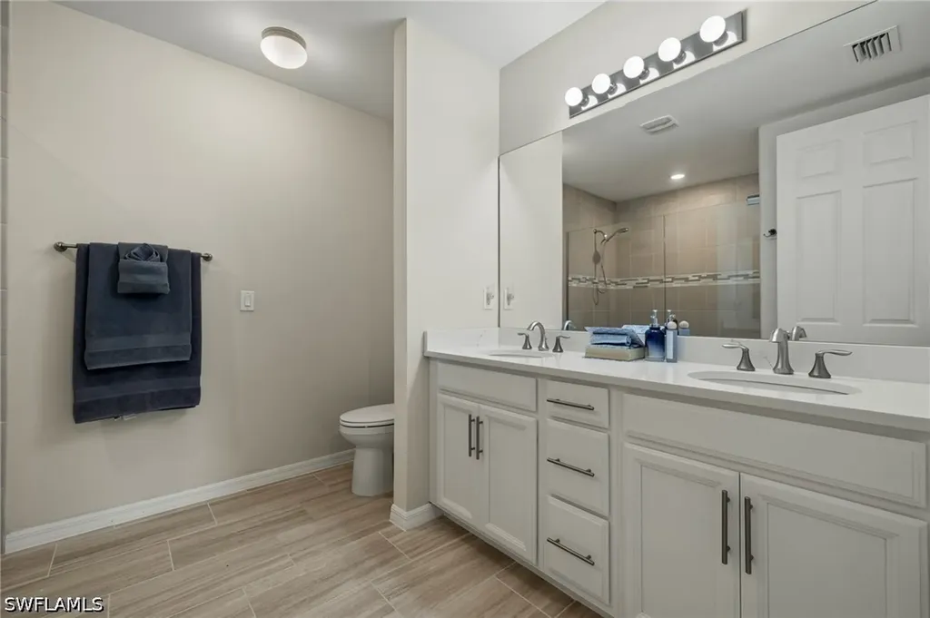 14680 Edgewater Circle Naples FL 34114