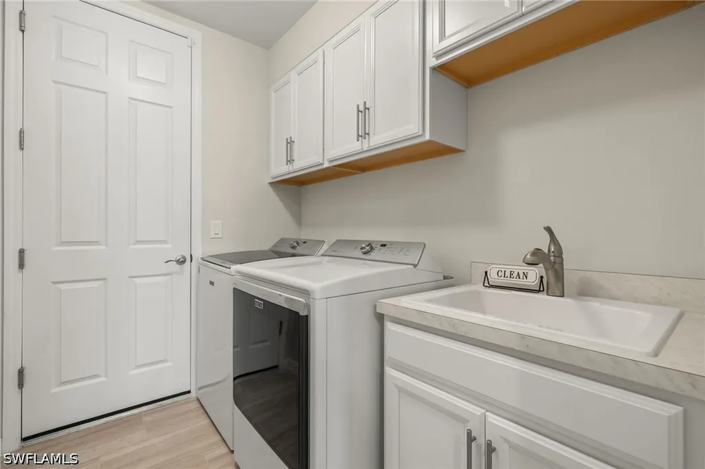 14680 Edgewater Circle Naples FL 34114