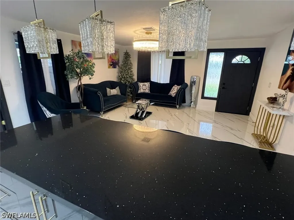 1118 NE Pine Island Lane Cape Coral FL 33909
