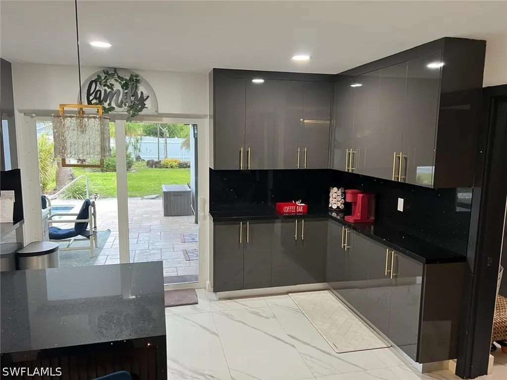 1118 NE Pine Island Lane Cape Coral FL 33909