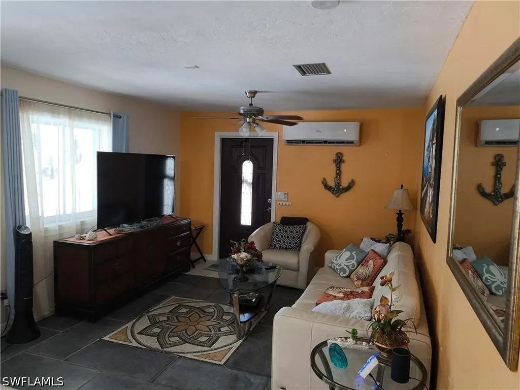 618 107th Avenue N Naples FL 34108