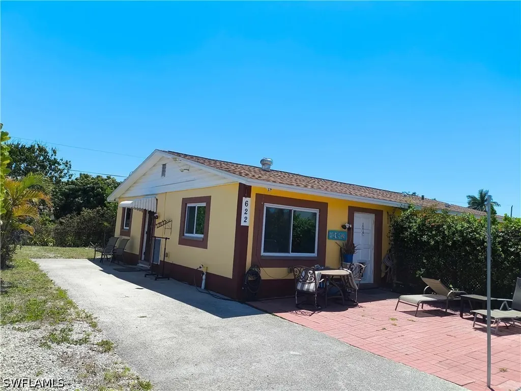 618 107th Avenue N Naples FL 34108