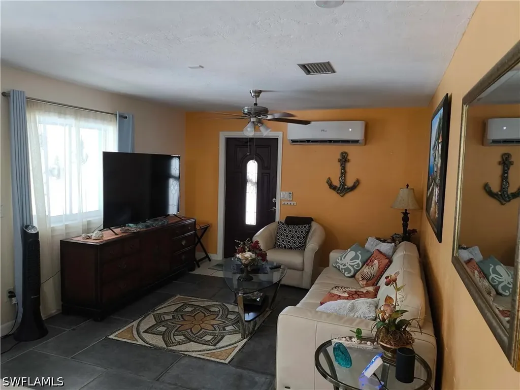 618 107th Avenue N Naples FL 34108