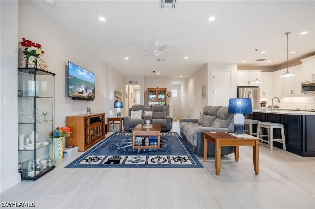 2555 Seychelles Drive Naples FL 34112
