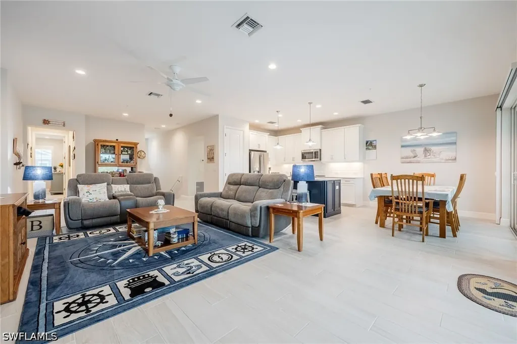 2555 Seychelles Drive Naples FL 34112