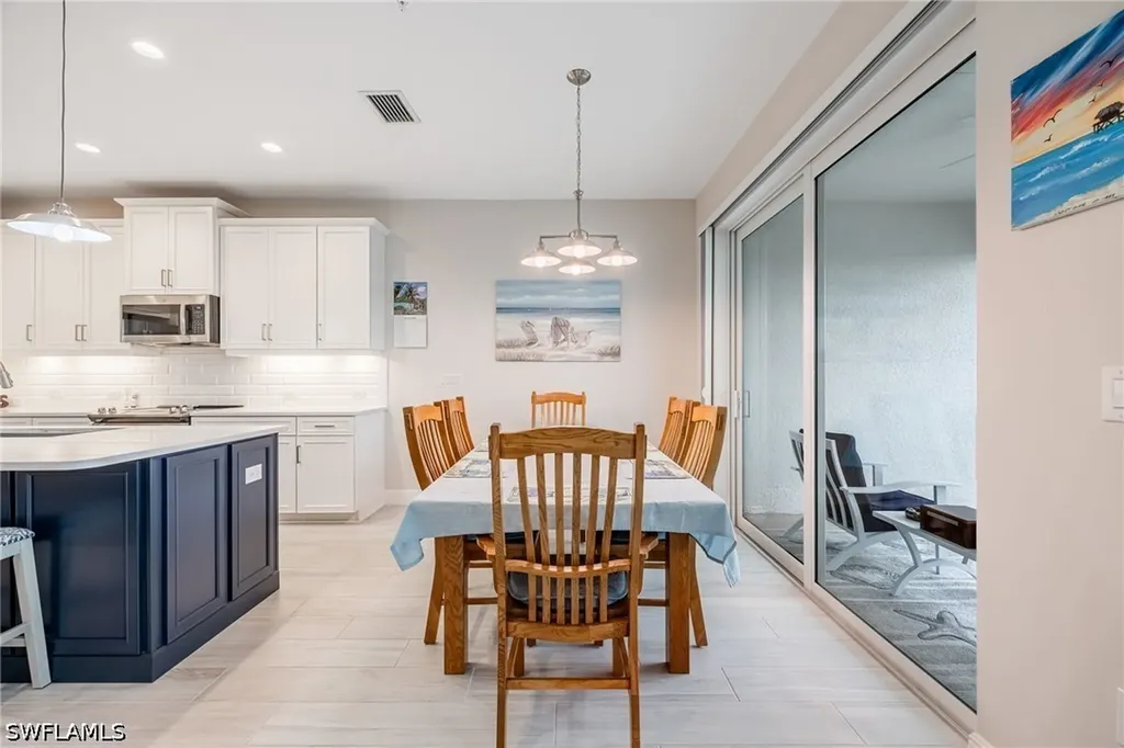 2555 Seychelles Drive Naples FL 34112