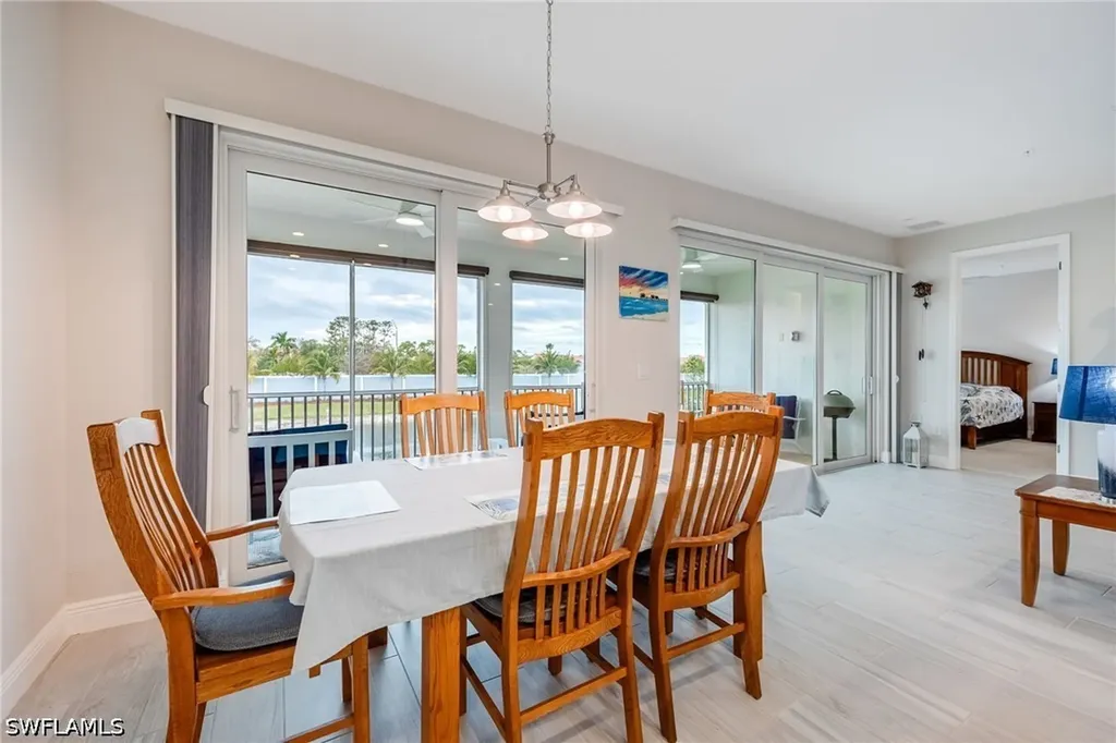 2555 Seychelles Drive Naples FL 34112
